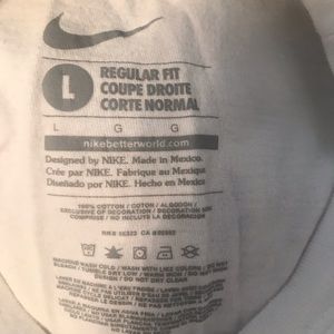 Men’s Nike short sleeve shirt